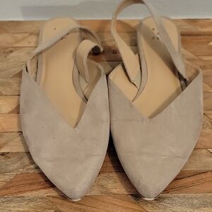 Size 6W beige a new day pointed-toe slingback flats